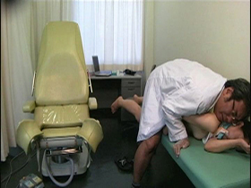 産婦人科レ○プ 睡眠薬を飲ませ寝バック中出しする医師 盗撮映像ベスト4時間22人　サンプル画像20